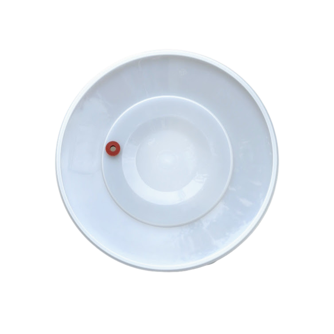 7.9 Gallon Bucket with Grommeted Lid